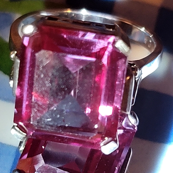 Lab-created colour change Alexandrite Ring and pendant set size 6.5